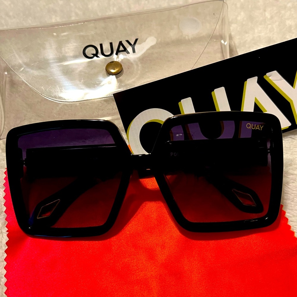 New  Quay “Almost Ready” Polarized Black/Gold Oversized Sunglasses w/Case&Cloth